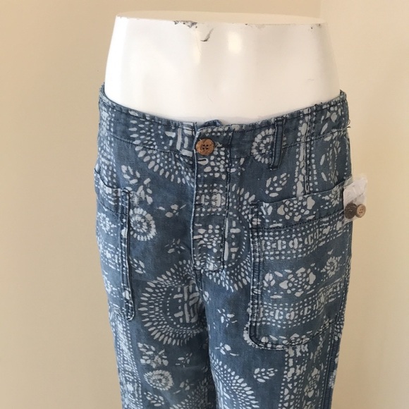NWT! FREE PEOPLE Size 29 blue printed cotton and linen blend pants - Picture 2 of 11